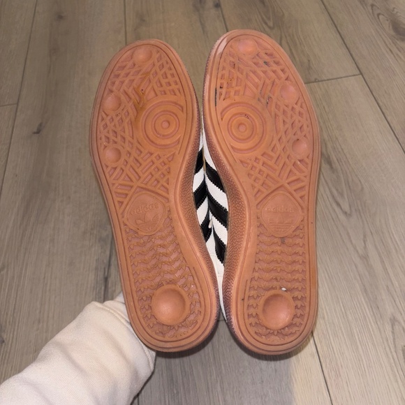 Adidas spezial women’s sneaker size 8 - Picture 2 of 2